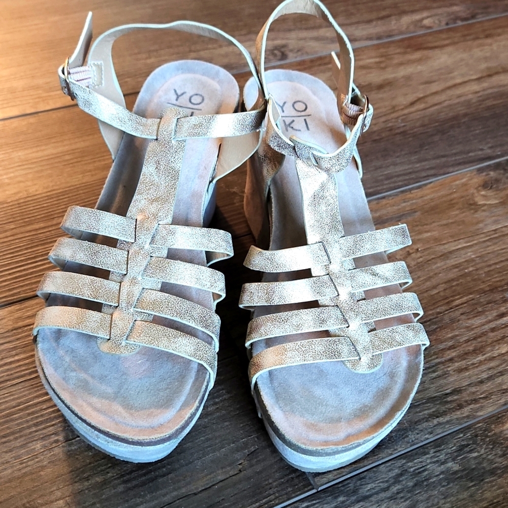 YoKi Gold Wedge Sandals